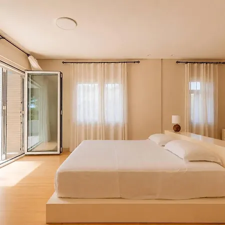 Villa Beachfront Paradise Private Pool & Garden *