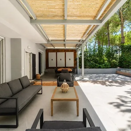 Beachfront Paradise Private Pool & Garden Villa Draç