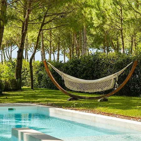Beachfront Paradise Private Pool & Garden *