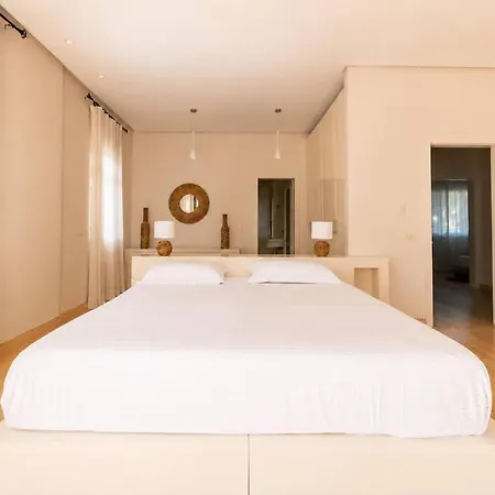 Villa Beachfront Paradise Private Pool & Garden
