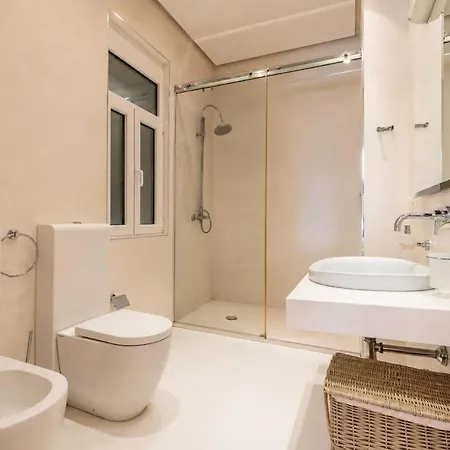 Beachfront Paradise Private Pool & Garden * Durrës