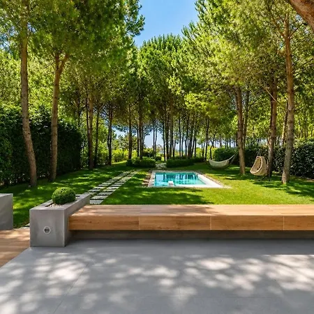 Beachfront Paradise Private Pool & Garden * Durrës