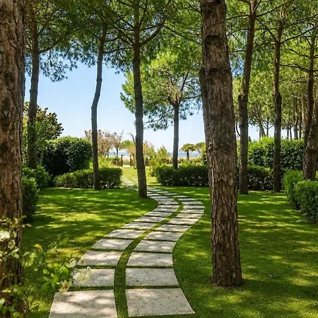 Beachfront Paradise Private Pool & Garden Villa *