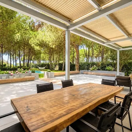 Beachfront Paradise Private Pool & Garden Villa Durrës
